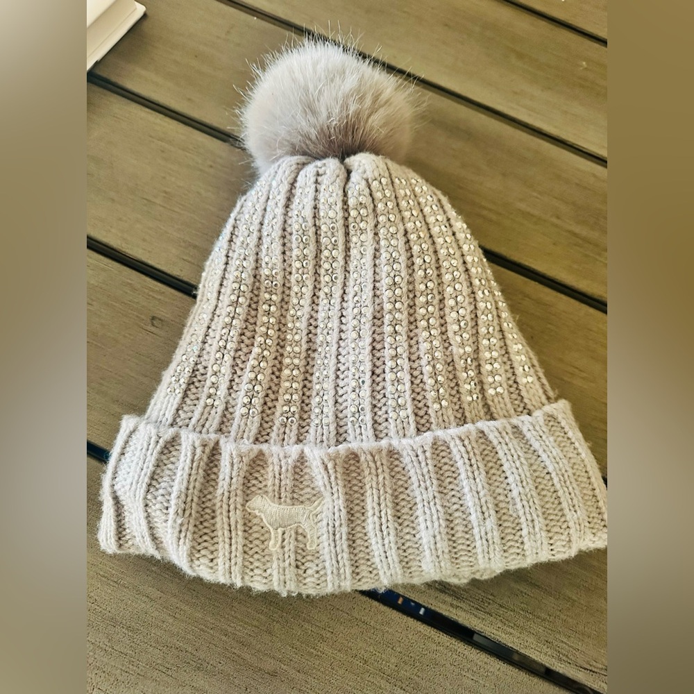 PINK Victoria's Secret 2018 Pom Pom Knit Hat rhinestone stud silver grey beanie